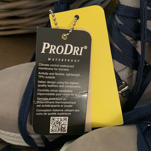 Santa Canada Melita lace up Winter Snow Boot light gray Sz 9 New with tags - Picture 4 of 10